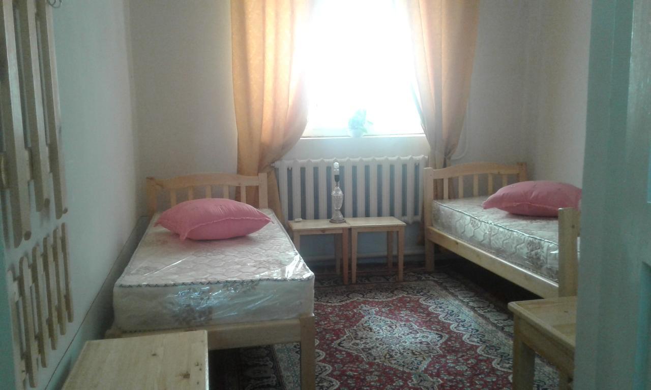 Western House Bed & Breakfast Qorowul ภายนอก รูปภาพ